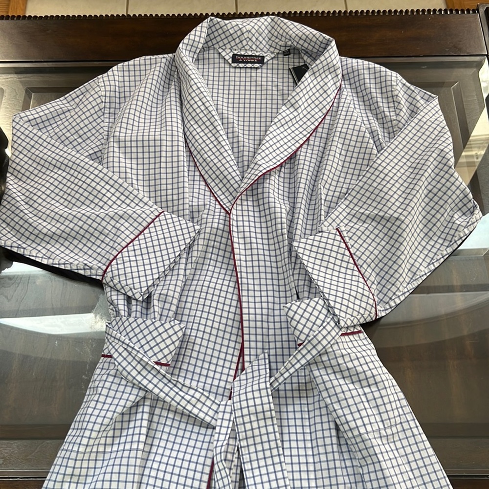 Roundtree & Yorke Checked Woven Robe - Picture 6 of 11